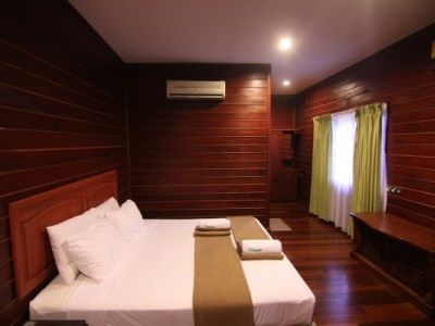 Xcape Taman Negara 2*